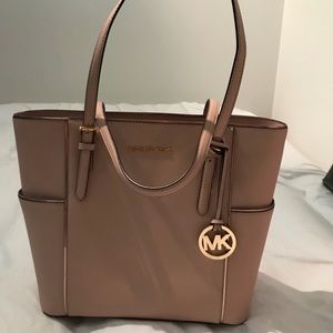 Micheal Kors tote